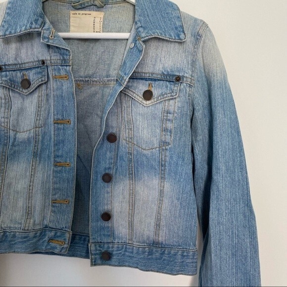 Life in Progress Jean Jacket Blue Cropped Denim Women's Small Light Wash Classic - Picture 2 of 7